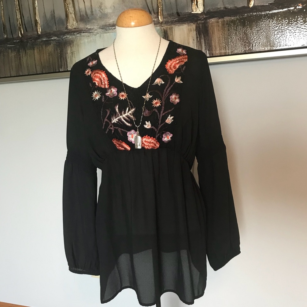 Relativity Lace Embroidered Blouse - Black Med